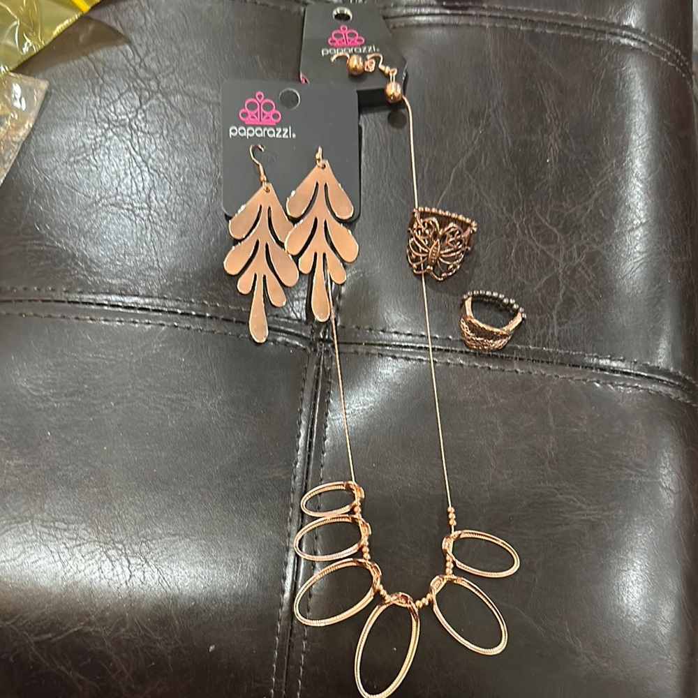 Paparazzi Rose Gold Jewelry Set